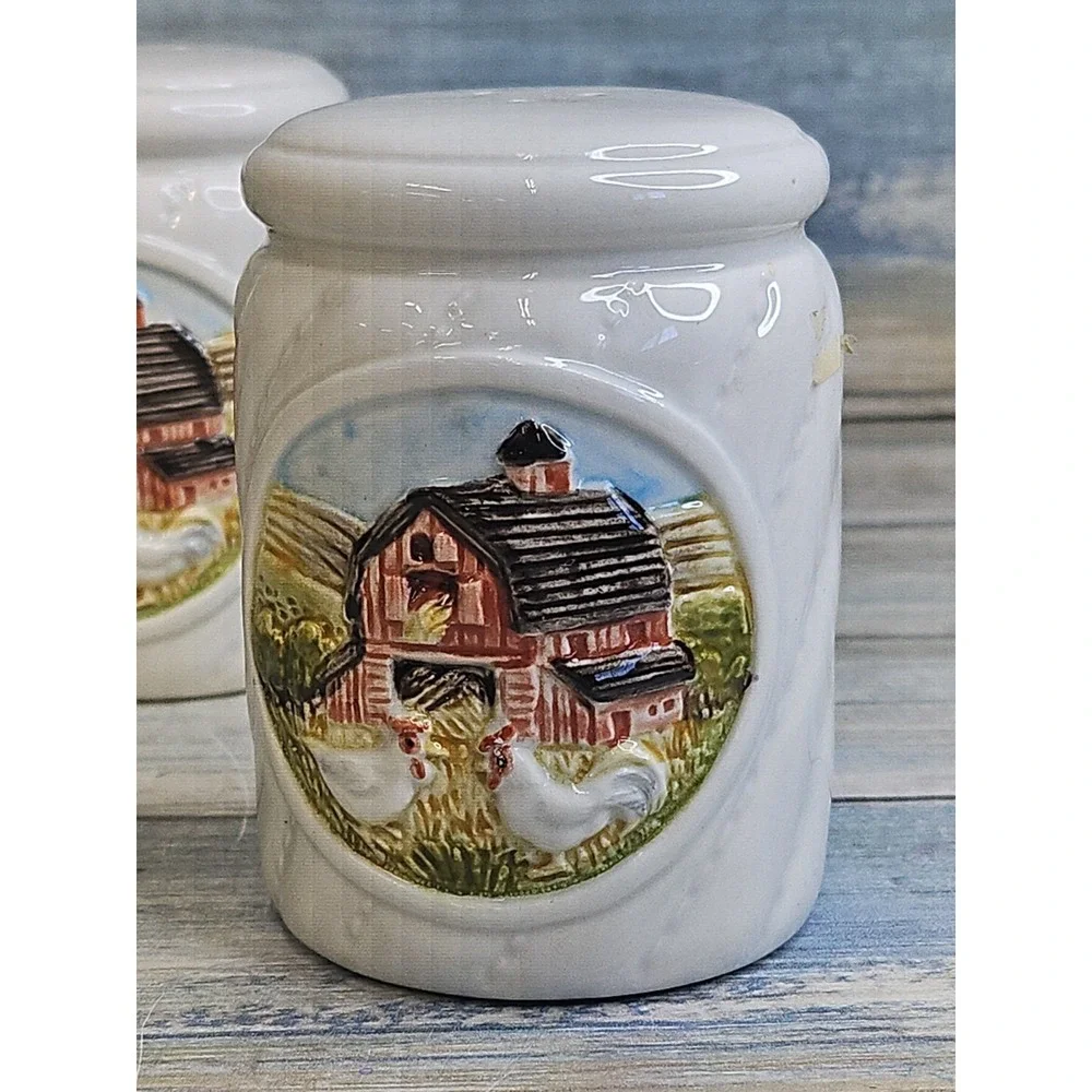 Vtg 'Primitive Farm Scene' Salt & Pepper Shakers~GibsonGreeting Cards~OMC Japan